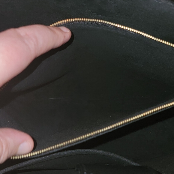 Louis Vuitton Riverside - Picture 4 of 11